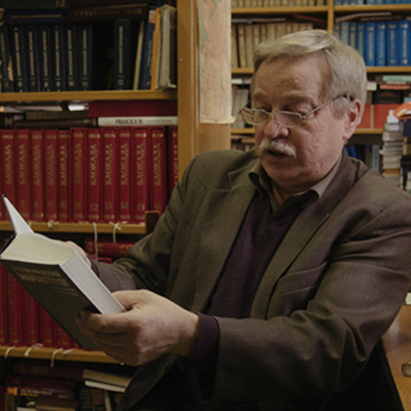 Historicus Anatoli Razoemov in het 'centrum van de teruggegeven namen'